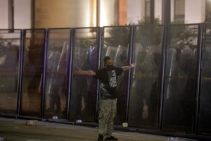 Στις φλόγες το Ουισκόνσιν μετά τη δολοφονία Αφροαμερικανού: Δύο νεκροί και ένας τραυματίας από τα επεισόδια [Εικόνες]