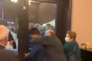 ΣΥΡΙΖΑ: "Θα τον ξαναφέρουμε τον Κασσελάκη, μην κλαίτε" - Σάλος με τα ξεχασμένα ανοιχτά μικρόφωνα στο Συνέδριο - εικόνα 2