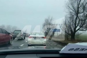 Ουκρανία: Αγώνας δρόμου για το ελληνικό κονβόι - Διανυκτέρευσαν στα οχήματα, 250 χλμ. μακριά από τη Μολδαβία [βίντεο]