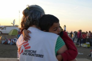 "Σε τι έφταιξαν για να τους αξίζει κάτι τέτοιο;" - Γιατρός βλέπει τα δυο αγόρια του στους νεκρούς από τους βομβαρδισμούς στη Γάζα