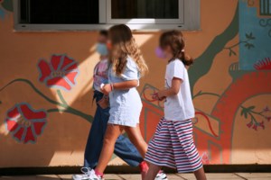 Ανοιγμα σχολείων χωρίς υποχρεωτική μάσκα και self test - Τι ισχύει για κρούσματα και ανεμβολίαστους εκπαιδευτικούς