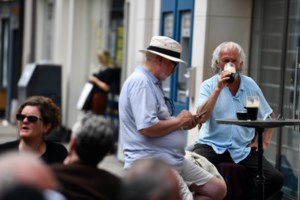 Βασιλακόπουλος: O εμβολιασμός αυξάνεται με πειθώ, υποχρεωτικότητα και μεγάλους περιορισμούς