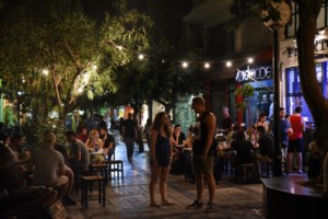 Είχαν μετατρέψει το καφενείο σε μικρό ...καζίνο