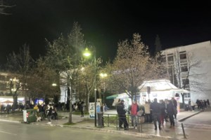 Σεισμός στην Ελασσόνα: Αποκολλήθηκε βράχος στα Μετέωρα - Κοντά σε σπίτια [εικόνες]