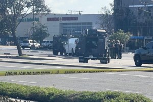 Νέο μακελειό στις ΗΠΑ: Ένοπλος σκότωσε χωρίς λόγο τρεις ανθρώπους σε παντοπωλείο [εικόνες] - εικόνα 2