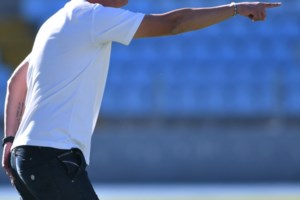 Απίθανο σκηνικό στο Moto GP: Απρόσεκτος αναβάτης έπεσε σε άλλη μοτοσικλέτα την ώρα που έπαιρναν θέση στην εκκίνηση [βίντεο]