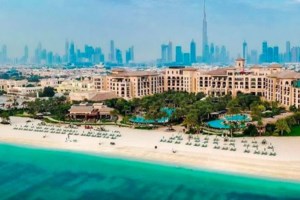 Μαριλένα Βλατάκη: Η Κρητικιά που έφτιαξε το πρώτο ελληνικό ξενοδοχείο στην Ινδονησία - εικόνα 2