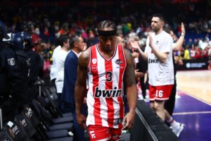 Σοκ στον Ολυμπιακό: Τέλος η σεζόν για τον Φαλ - Υπέστη κάταγμα κόπωσης - εικόνα 2