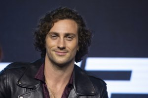 Εκπληξη: Ο Σαμ Μέντες θέλει τον Ζοζέ Μουρίνιο να είναι ο επόμενος κακός του 007 - εικόνα 2