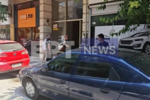 Έγκλημα στον Βόλο: "Ο 85χρονος ήταν οξύθυμος και βίαιος με τη σύζυγό του - Δεν έπαιρνε τα φάρμακά του" - εικόνα 2