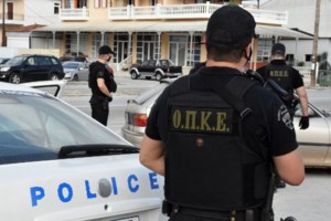 Βοιωτία: "Δεν πάτησα τη σκανδάλη, ούτε ο 17χρονος προσπάθησε να μου πάρει το όπλο" - Τι λέει ο αστυνομικός - εικόνα 2