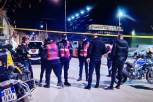 Βίντεο ντοκουμέντο: Εν ψυχρώ εκτέλεση επιχειρηματία από "ντελιβερά" σε καφετέρια στην Αλβανία - Σκληρές εικόνες - εικόνα 2