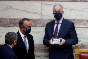 Πηγές ΥΠΟΙΚ: Θα είχαμε ύφεση 17,5% φέτος χωρίς τα μέτρα στήριξης - εικόνα 2