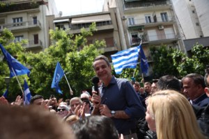Επεισόδιο στο περίπτερο του ΜέΡΑ25 με Μητσοτάκη- "Δεν χαιρετάτε εσείς;- Να μας κοπεί το χέρι- Είστε υπόδειγμα ευγένειας" - εικόνα 2