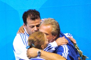 "Ρίχνουν λάσπη για να πάρουν θέσεις": Ο Πύρρος Δήμας απαντά στην "Dream Team" της Άρσης Βαρών