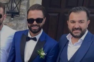 Τροχαίο ατύχημα για τον Ηλία Βρεττό στη Γλυφάδα: "Η μηχανή καρφώθηκε πάνω στο αυτοκίνητο, έσκασα με το κεφάλι στην άσφαλτο" - εικόνα 2