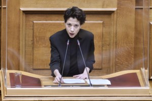 Φωτεινή Μπακαδήμα: Είχε ηχογραφήσει τραγούδι της Ρένας Μόρφη η βουλευτής που έφυγε από το ΜέΡΑ25