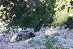 Τραγωδία στα Χανιά: Αυτοκίνητο συγκρούστηκε μετωπικά με φορτηγό - Νεκρή η οδηγός [Εικόνες] - εικόνα 5