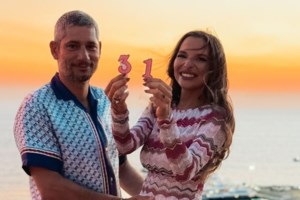 Εριέττα Κούρκουλου: Η εγκυμονούσα ποζάρει με κοντό αθλητικό κολάν και μπουστάκι και δείχνει τη φουσκωμένη κοιλιά της - εικόνα 4