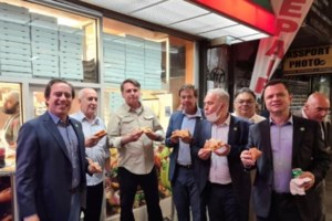 Σε καραντίνα ο ανεμβολίαστος Μπολσονάρου και η αντιπροσωπεία της Βραζιλίας στον ΟΗΕ - Θετικός στον κορονοϊό ο υπ. Υγείας