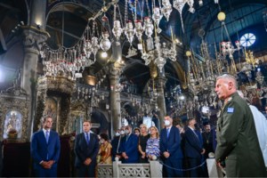 Μητσοτάκης: "Μεγάλο ζητούμενο η ενότητα και η προσήλωση στους στόχους - Δίπλα σε όσους έχουν ανάγκη" - εικόνα 2