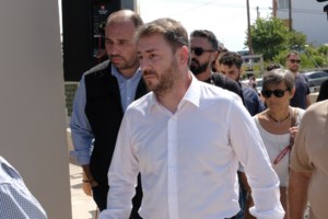 Κατέρρευσε η αδελφή του Αντώνη που δολοφονήθηκε από το πλήρωμα του Blue Horizon: Συγκλονίζουν οι επικήδειοι - εικόνα 2