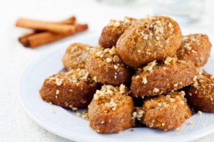 Πετρετζίκης: Συνταγή για γρήγορους κουραμπιέδες χωρίς μίξερ - Τα χρυσά tips - εικόνα 2