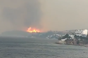 Μαντούδι Ευβοιας: Προσάραξη φορτηγού πλοίου με σημαία Τουρκίας - Ελεγχος των υφάλων του πλοίου