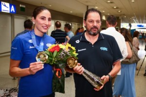 Τα "χρυσά" κορίτσια της Εθνικής πόλο γλέντησαν ελληνικά μετά τoν θρίαμβο στη Σιγκαπούρη  – [εικόνες]