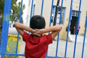 Κως: Σε απόγνωση μητέρα διαβητικού παιδιού - "Ζω έξω από την πόρτα της τάξης - Φοβάμαι για τη ζωή του στο σχολείο"