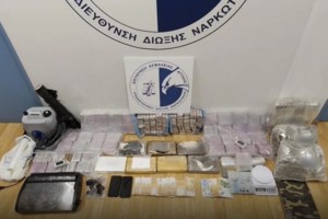 Φορτωμένος με ηρωίνη, κοκαΐνη και χάπια δάσκαλος στην Ηγουμενίτσα