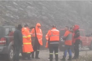 Τραγωδία στα Βαρδούσια: Με συνδρομή ελικοπτέρου η μεταφορά των τεσσάρων νεκρών ορειβατών