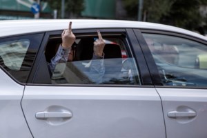 Ξέφυγαν Κασιδιάρης και  Παναγιώταρος πριν μπουν στη φυλακή: Σόου με Κολοκοτρώνη, Θεμιστοκλή και "σκευωρίες" [Βίντεο]