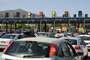 Χάος στην Αττική οδό: Κλείνουν οι είσοδοι προς τα διόδια Κατεχάκη - Τεράστιο μποτιλιάρισμα