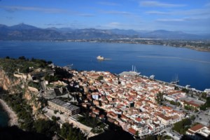 "Θερίζουν" οι λοιμώξεις: Αυξημένα και τα κρούσματα κορονοϊού - Τι πρέπει να προσέξουν οι γονείς στις γιορτές [βίντεο]