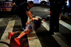 Συνελήφθησαν τρεις ακροδεξιοί με μολότοφ στο Λας Βέγκας για υποκίνηση βίας