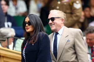 Κίρα Νάιτλι: Η αιθέρια εμφάνιση με vintage Chanel look - Το απίθανο λευκό φόρεμα και τα κομψά αξεσουάρ - εικόνα 7