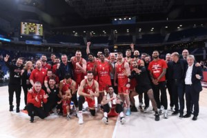 Euroleague: Η Εφές ισοφάρισε σε 2-2 τον Παναθηναϊκό και τώρα ΟΑΚΑ - Αποχώρησε ο Αταμάν, έξαλλος με τους Τούρκους οπαδούς