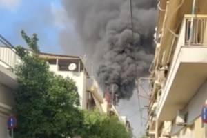 Έκρηξη από φριτέζα σε διαμέρισμα στους Αγίους Αναργύρους: "Ξηλώθηκαν" τα παράθυρα
