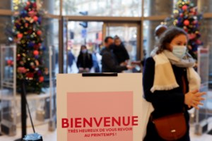 Σοβαρά επεισόδια στο Παρίσι - Διαδηλώσεις σε όλη τη Γαλλία για την αστυνομική βία [εικόνες] - εικόνα 2