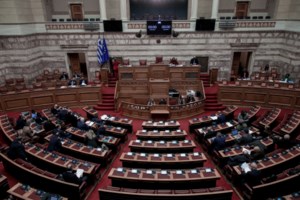 Πρόταση δυσπιστίας: Σε προεκλογικούς τόνους η συζήτηση στη Βουλή - Σύγκρουση Μητσοτάκη-Τσίπρα για τη μάχη του κέντρου - εικόνα 3
