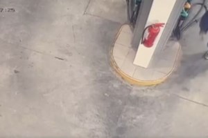 Απίστευτη "ομηρία" 23χρονου στην Αθήνα: Μπήκαν σπίτι του, τον λήστεψαν και ζητούσαν λύτρα από τους γονείς του - εικόνα 2