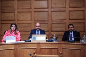 ΠΑΣΟΚ: Έντονο επεισόδιο στην ΚΟ με Γιαννακοπούλου και Κουκουλόπουλο - "Δεν θα μου πεις τι θα κάνω, δεν είσαι ο μπαμπάς μου"