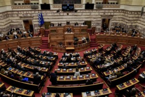 Θεσσαλονίκη: Βανδαλισμός των γραφείων του ΣΥΡΙΖΑ στη Θέρμη