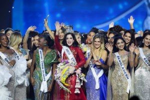 Χαμός στα γαλλικά καλλιστεία με τις Μις Ακουιτανία και Μις Προβηγκία - Έβριζαν χυδαία συνυποψήφιές τους - εικόνα 2