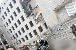 Θρήνος στην Ουκρανία για το πολύνεκρο ρωσικό χτύπημα στην Πολτάβα: Κηρύχθηκε 3ήμερο πένθος- 51 οι νεκροί και 235 τραυματίες