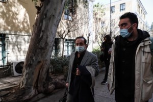 Ο Πέτρος Λαγούτης ως "μέτριος επαγγελματίας ομοφυλόφιλος" συνεχάρη τον Σπύρο Μπιμπίλα - εικόνα 4