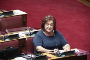 Μαριέττα Γιαννάκου: Μικρή βελτίωση της υγείας της - Νοσηλεύεται στη ΜΕΘ αλλά χωρίς διασωλήνωση