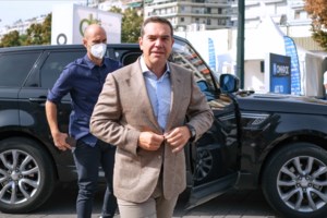 Αλέξης Τσίπρας από τη ΔΕΘ: Επανακρατικοποίηση της ΔΕΗ, αύξηση κατώτατου στα 800 - αφορολόγητο στις 10.000 για όλους - εικόνα 2