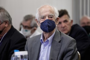 Μπράλος: Βυτιοφόρο με λάδι τούμπαρε και έκλεισε τον δρόμο [βίντεο] - εικόνα 3